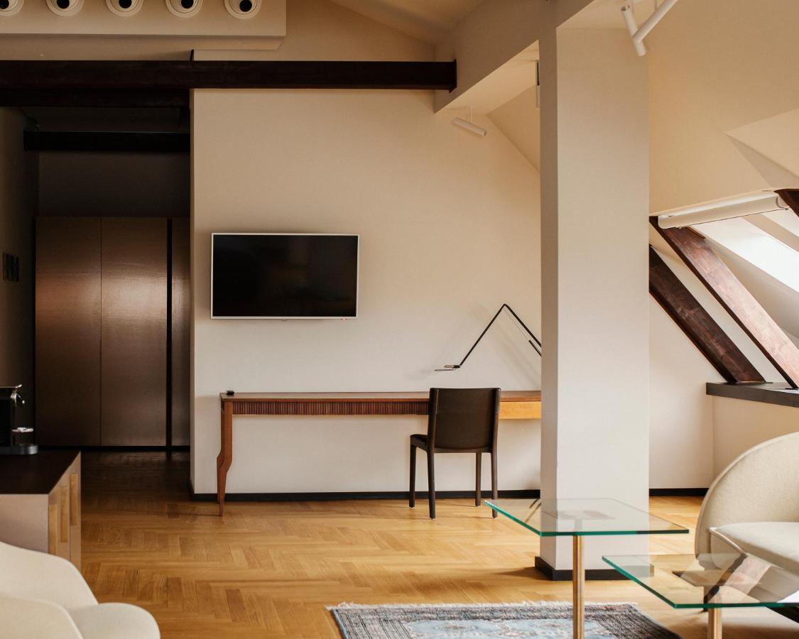 Hotel Pod Roza 크라쿠프 외부 사진 A room at the hotel